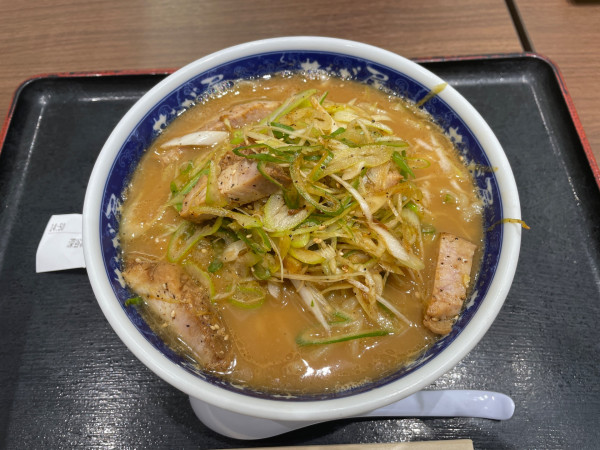 「深谷ネギチャーシュー平打ちらーめん（大盛）」@せたが屋 pasar蓮田店の写真