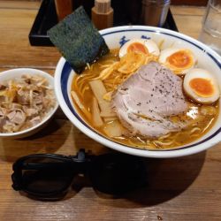 辛ねぎ中華そば(イベント750円)大盛かため無料、半熟味付き卵無