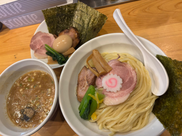 「特上濃厚煮干つけ麺（大盛）」@蕾 分家の写真