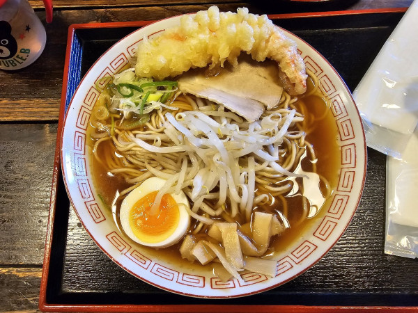 「醤油ラーメン＋海老天　800＋220円」@十割そば処 そば五郎の写真