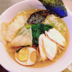 大衆食堂るんごホールの画像