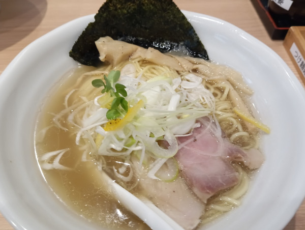 「中華そば（白）¥930」@麺処 しかての写真