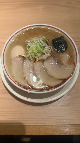 「煮干しラーメン@1050」@東京煮干し らーめん 玉 東京駅店の写真