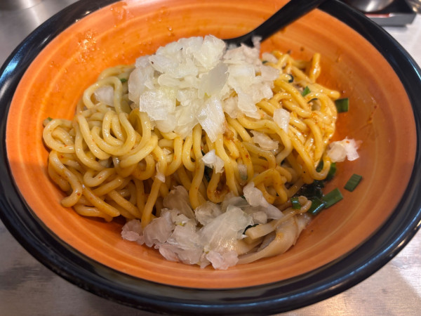 「辛油そば大盛」@油や鹿鳴の写真