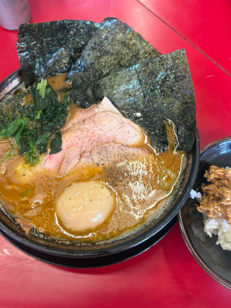 「チャーシューメン　味玉」@柏 王道家の写真