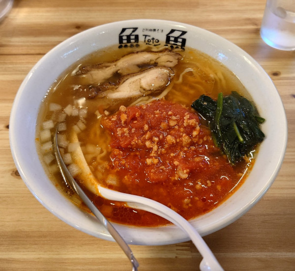 「鶏トマトらぁ麺(1250円)」@とと ホンテンの写真