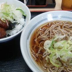つくね丼セット そば選択 790円