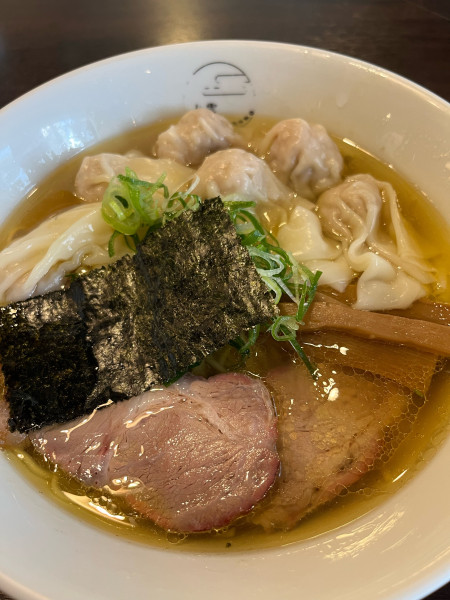 「肉ワンタン麺白だし」@八雲の写真