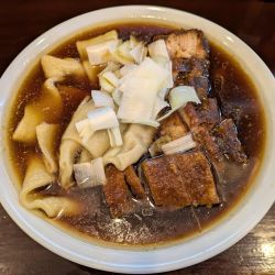 ワンタンチャーシュウメン  1550円