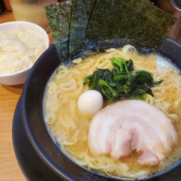 横浜家系ラーメン 晴天家 十日市場店 - 十日市場 | ラーメンデータベース