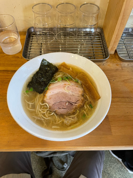 「新白醤油ラーメン」@麺や ラチエン通りの写真
