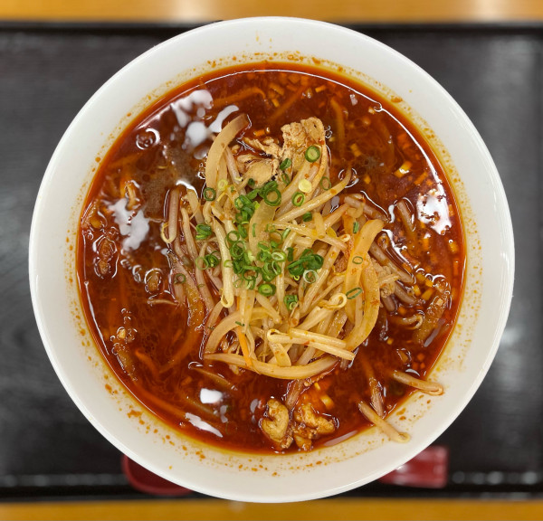 「辛いラーメン」@スパ湯～ワールド お食事処の写真