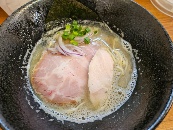 「純煮干らーめん」@麺家 本倉の写真