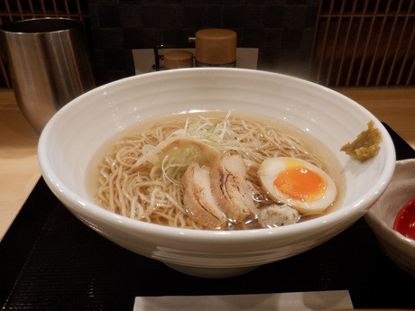 「鶏白醤油らーめん」@あい庵 町田店の写真