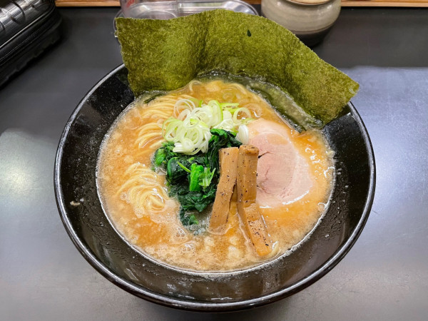 「豚骨醤油」@茨城豚骨 とんこつ家 高菜の写真