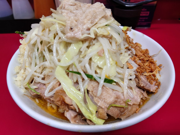 「大豚 ちーたま汁なし  野菜  ニンニク  アブラ」@ラーメン二郎 中山駅前店の写真