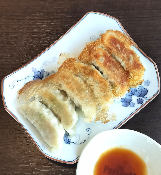 「餃子 500円」@ながいきうどんの写真