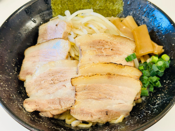 「油そば 大盛 1,000円 チャーシュー 400円」@選手食堂 つちふたつの写真