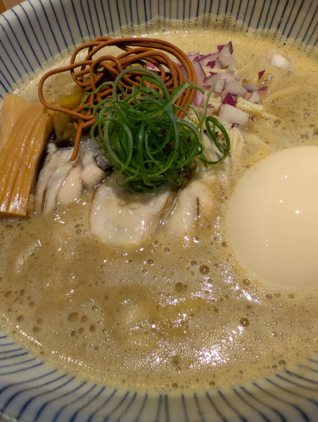 「かきそば・味玉増し」@塩そば まえだの写真