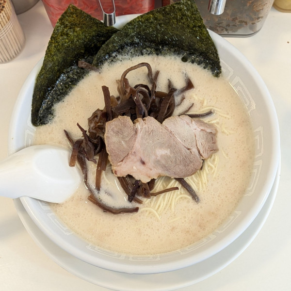 「豚骨ラーメン」@博多天神 新宿東口駅前店の写真