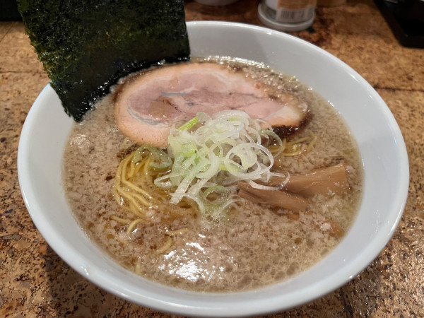 「中間醤油らーめん」@きくちひろきの写真