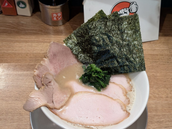 「特製塩とんこつラーメン」@なま醤油とんこつ フルスイングの写真