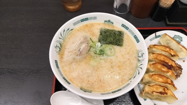 「味玉とんこつラーメン(メンマ抜)」@熱烈中華食堂 日高屋 中村橋店の写真