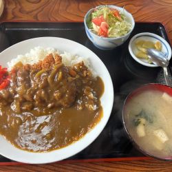 カツカレー　950円