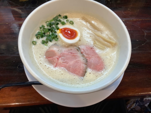 「豚CHIKIしおラーメン　1100円」@ラーメン家 みつ葉 the secondの写真