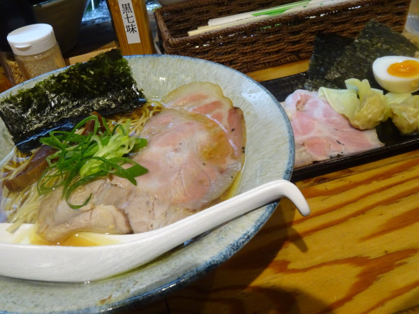 「特製淡麗鶏そば　醤油　1,430円」@浅草ゆきかげ 結の写真