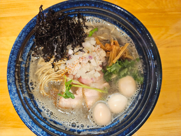 「氷見煮干しらぁめん」@らあめん馨の写真