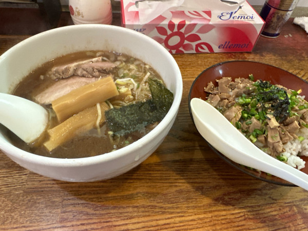「ラーメン＋チャーシュー丼」@ひなたやの写真