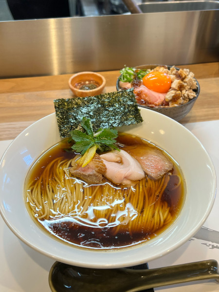 「醤油そば」@中華蕎麦 采ノ芽の写真