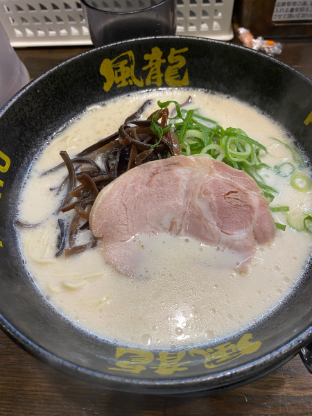 「ラーメン750」@とんこつラーメン博多風龍 上野店の写真