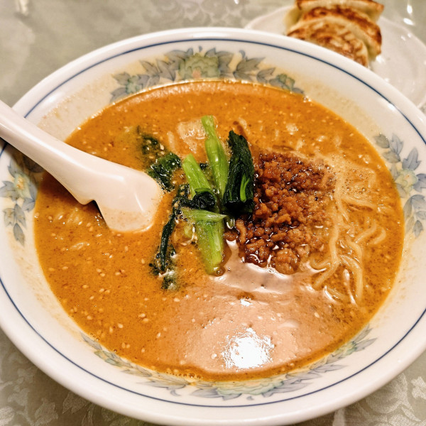 「担担麺＋餃子」@中華料理 龍峰の写真