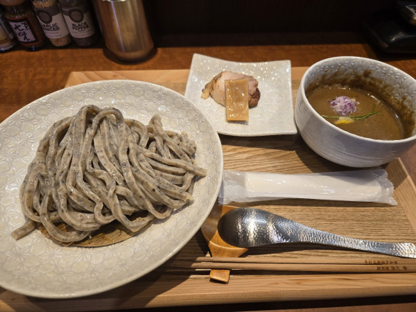 「御影つけめん」@手打式特級多加水 御影麺 鏑矢の写真