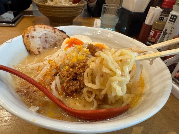 「伊予柑たっぷり愛媛味噌らーめん1166円」@みそ屋 田所商店 WBG店の写真