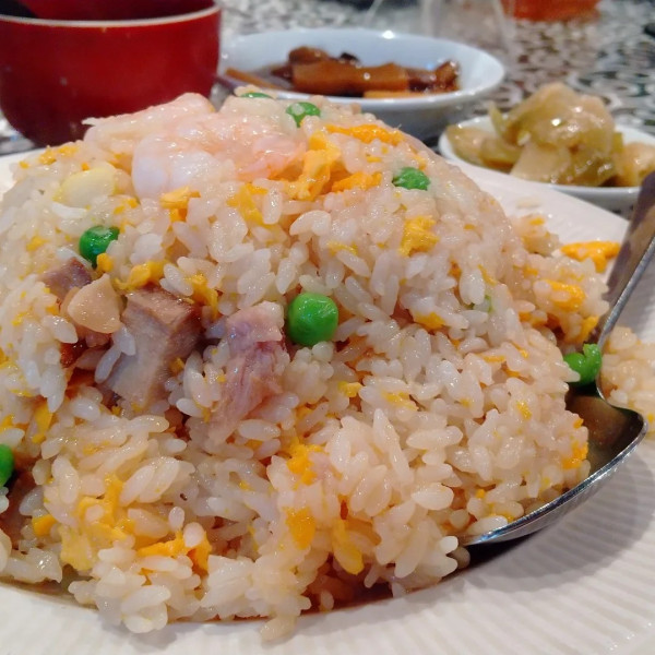 「#五目チャーハン #900円 #中盛 #100円」@中国名菜処 悟空の写真