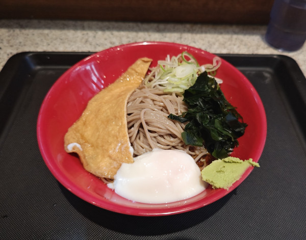 「朝そば（冷し・きつね）」@名代 富士そば 新宿店の写真