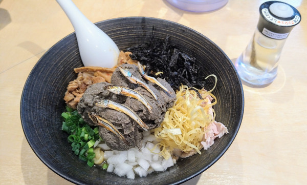 「濃純まぜニボ＋追い煮干MAX」@煮干中華そば 結。の写真