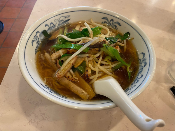 「特製鳳華ラーメン（大盛）850円」@鳳華飯店 笹下本店の写真