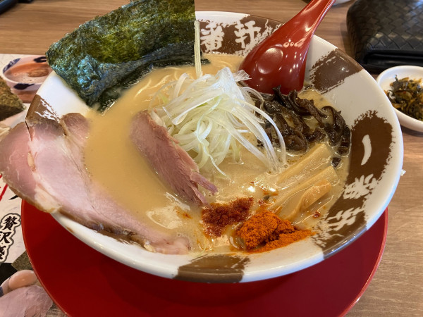 「味噌辛とんこつラーメン」@熟成豚骨ラーメン専門 一番軒 三田店の写真