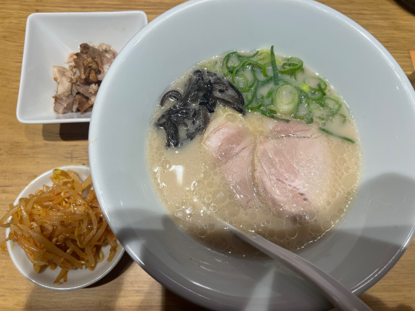 「白丸元味850円」@一風堂 浜松町スタンドの写真