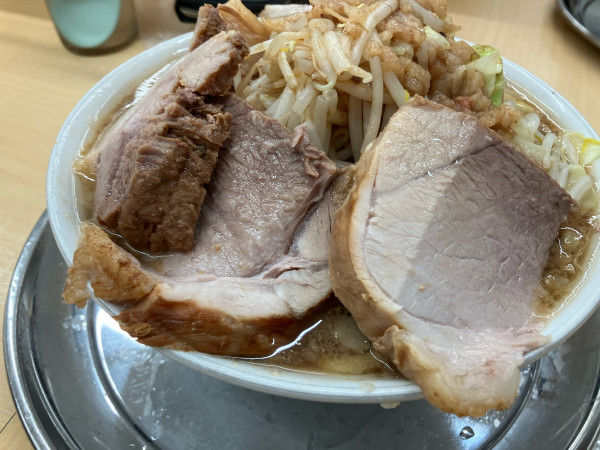 「肉増し小ラーメン」@ラーメン荘 おもしろい方へ 池田店の写真