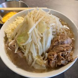 ラーメン小、豚マシ、ほぐし豚