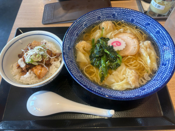 「海老雲呑麺 焼豚丼」@ワンタン屋 今福商店の写真