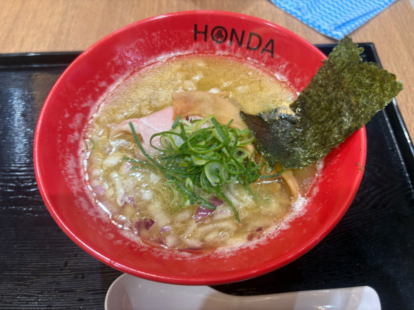 「鶏白湯煮干らーめん　手揉み」@本田麺業 エミテラス所沢店の写真