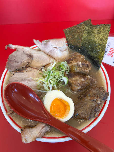 「炙り厚切りチャーシューメン」@一骨家 宇佐店の写真