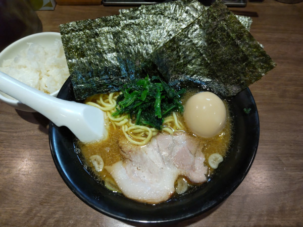 「のり玉ラーメン 硬め濃いめ」@麺達 うま家の写真