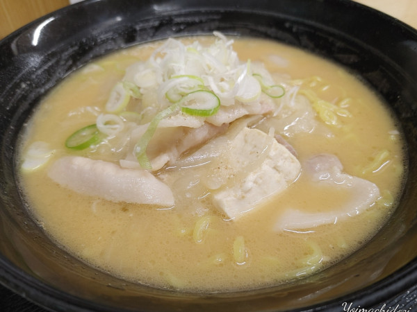 「とん汁ラーメン（おにぎりセット：1,100円）」@とん汁のたちばなの写真